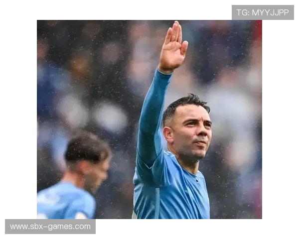 阿斯帕斯展现技术全面性：跑位、射门与组织能力俱佳尽显